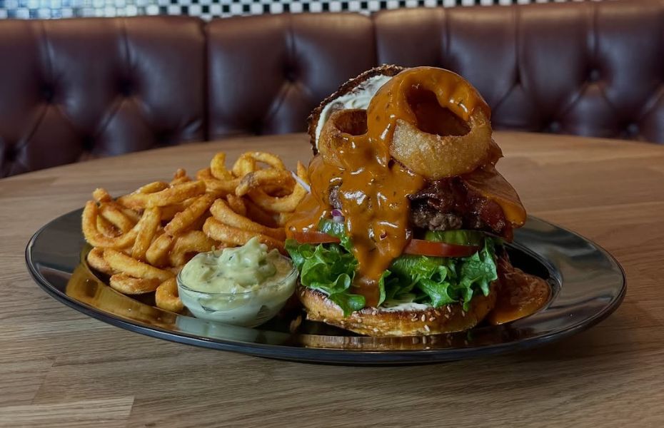 Sharks Poolhall & Diner