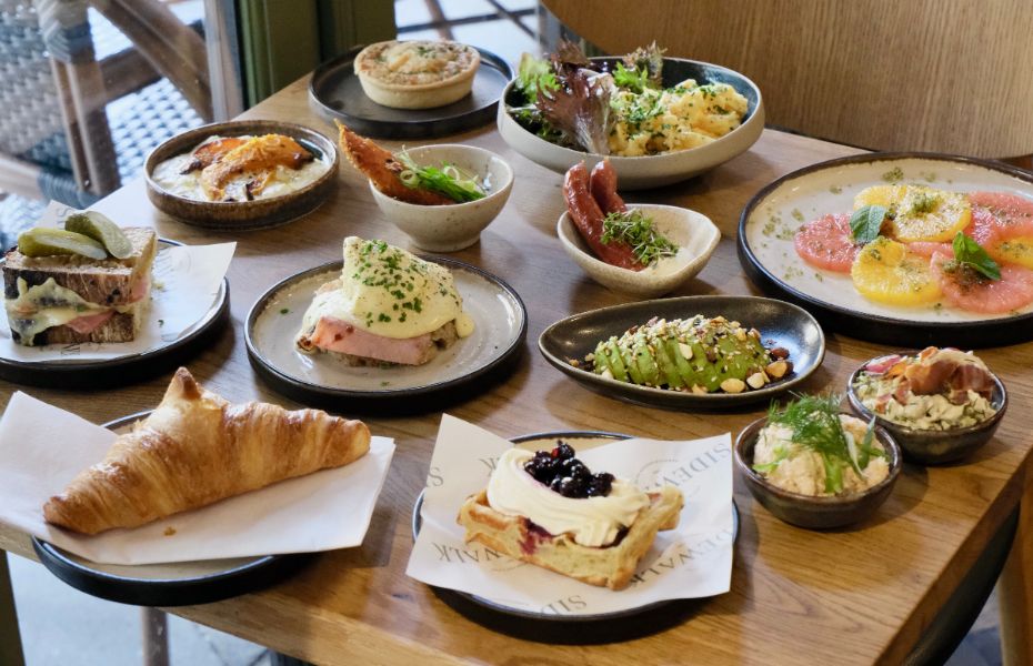 Brunch på Café Sidewalk