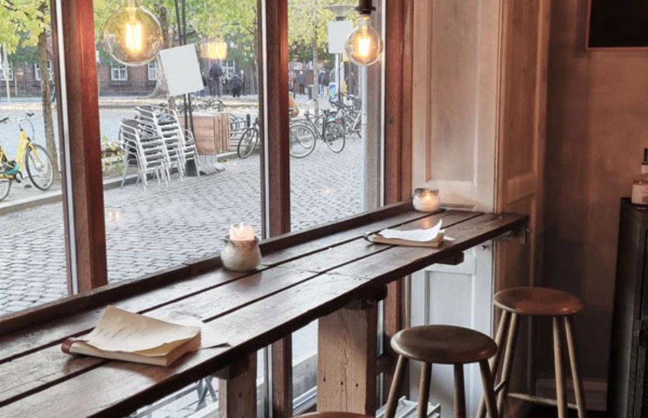 Gin Festival Two Socks