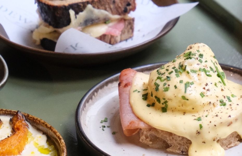 Morgenmad på Café Sidewalk